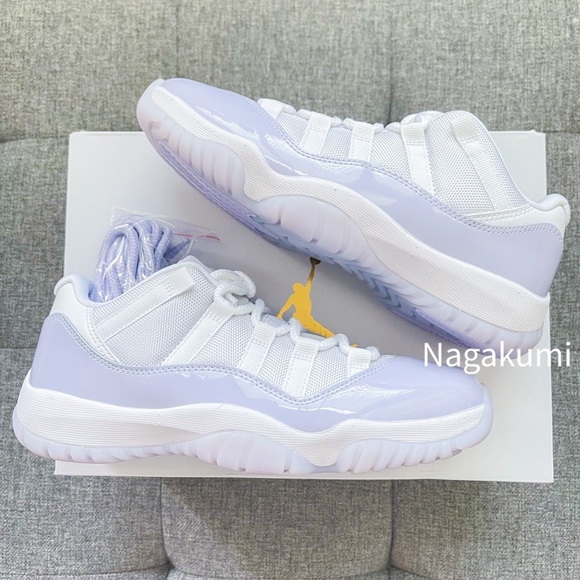 💜🤍 Women’s air Jordan 11 retro low pure violet shoes - Picture 3 of 4